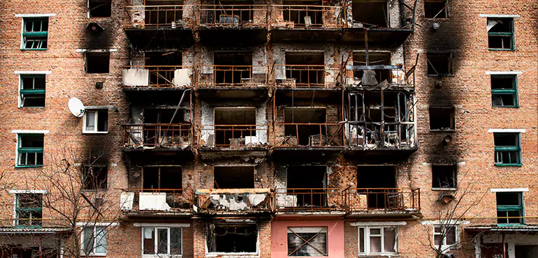 Why Homeowners Choose Us to Sell Their Distressed Homes in Mena